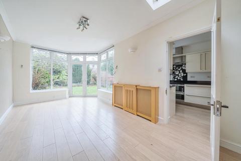38 Pitfold Road, London, SE12 9HX
