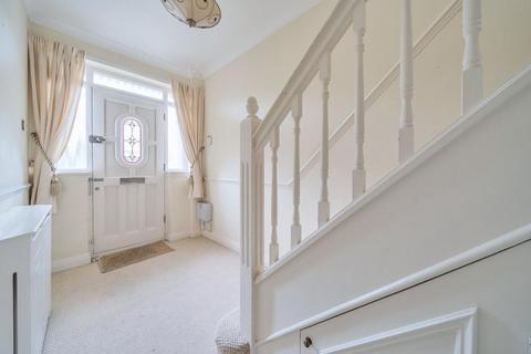 38 Pitfold Road, London, SE12 9HX