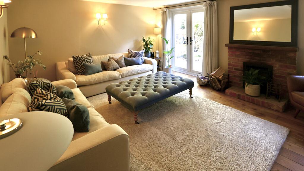 Bryants Bottom, Great Missenden, HP16 4 bed semidetached house £900,000