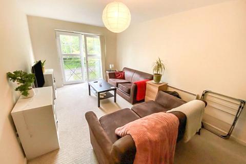 2 bedroom flat to rent, Ladybarn Lane, Manchester, M14