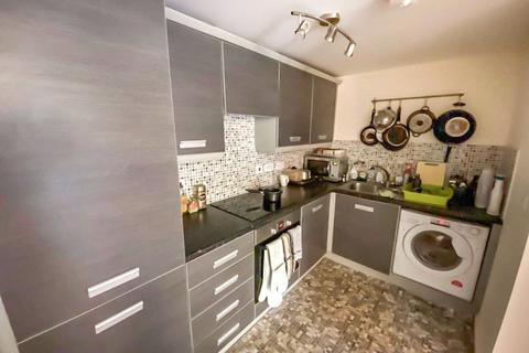 2 bedroom flat to rent, Ladybarn Lane, Manchester, M14
