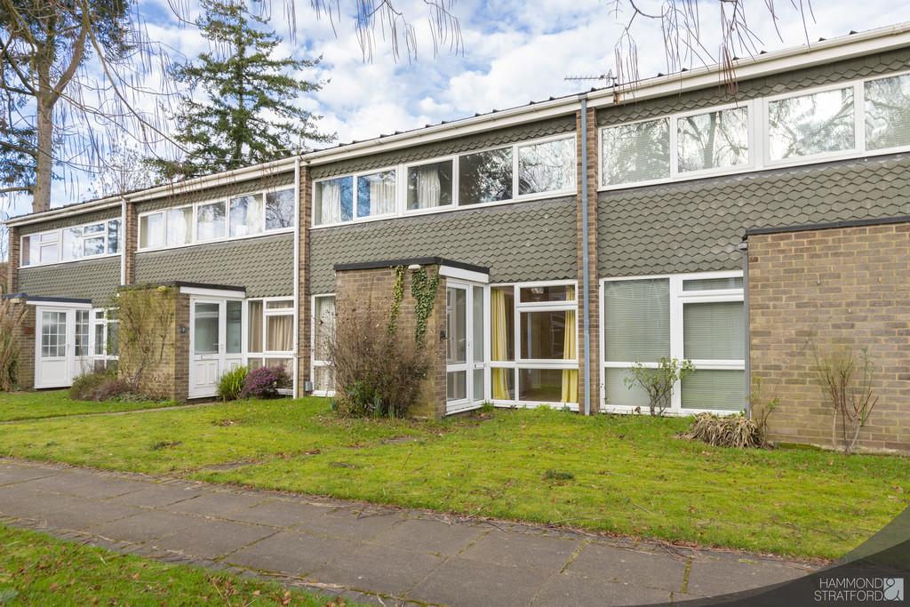 The Walnuts, Norwich 3 bed terraced house £300,000