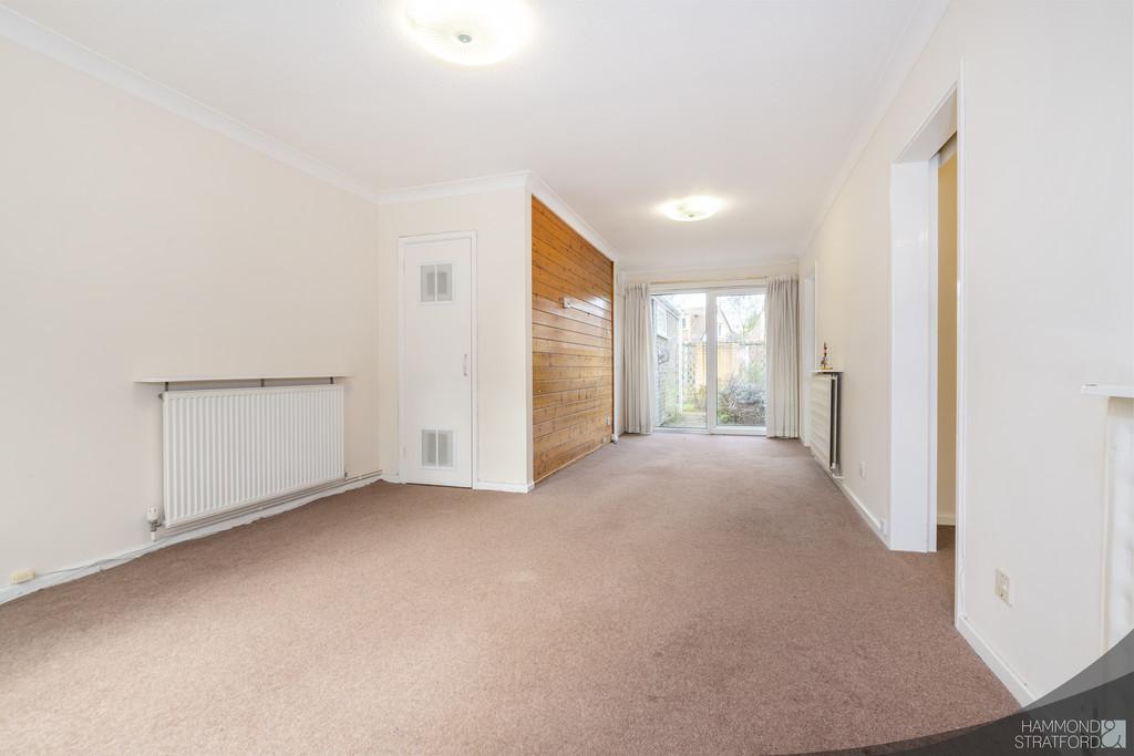 The Walnuts, Norwich 3 bed terraced house £300,000
