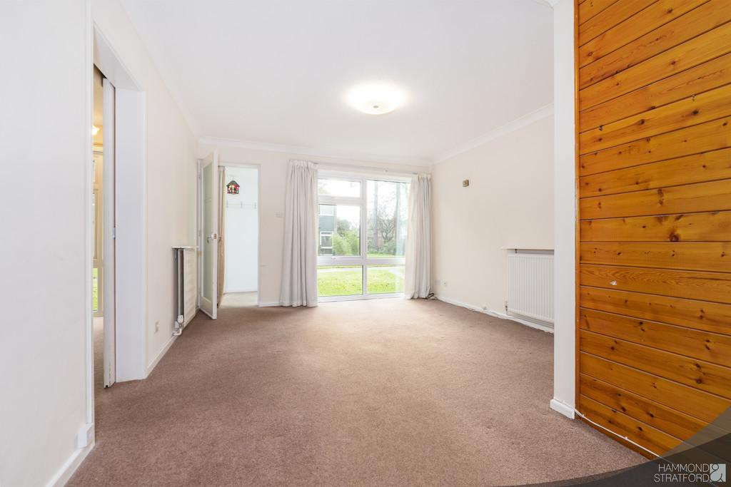 The Walnuts, Norwich 3 bed terraced house £300,000