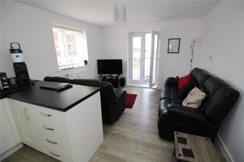 2 bedroom apartment to rent, School Avenue, Laindon, SS15 6LX