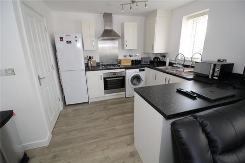 2 bedroom apartment to rent, School Avenue, Laindon, SS15 6LX