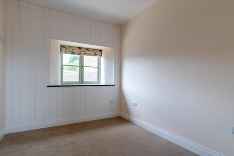 2 bedroom barn conversion to rent, Knockdown, Tetbury