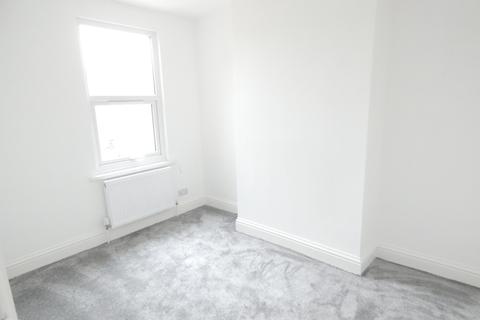 2 bedroom terraced house to rent - Gordon Road, Southall