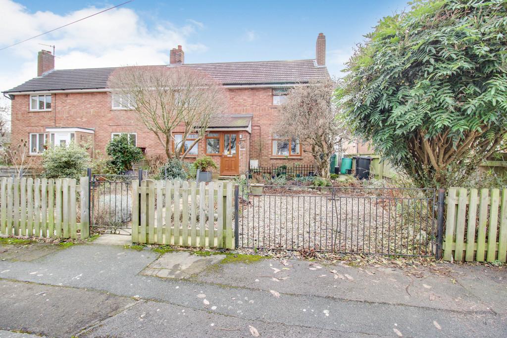 Green Meadow Avenue, Greenmeadow, Swindon 3 bed semidetached house for