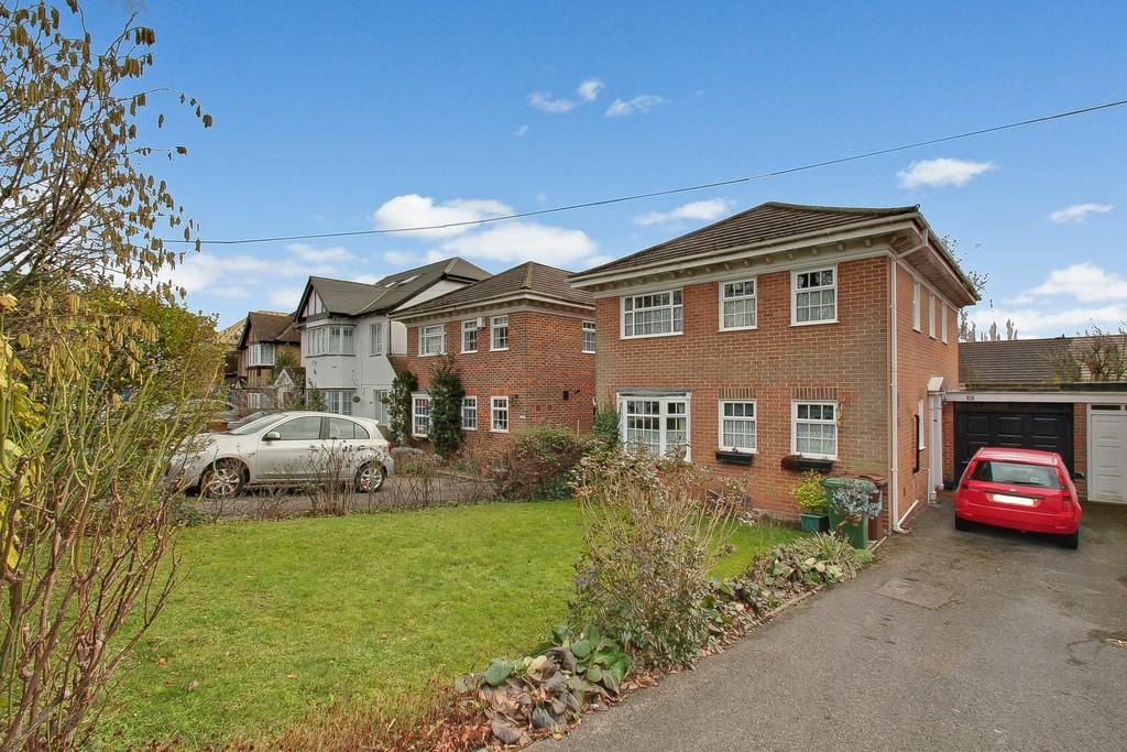 Elms Road, Harrow Weald 4 bed link detached house for sale £750,000