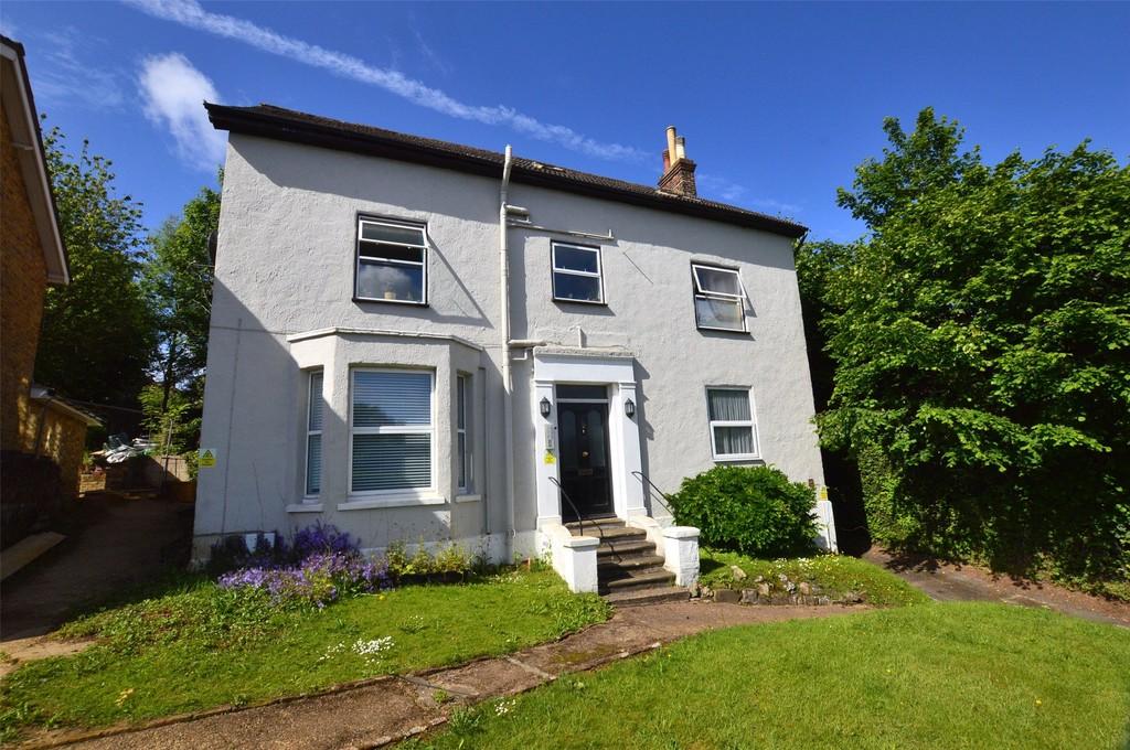 Grovehill Road, Redhill 1 bed apartment £995 pcm (£230 pw)