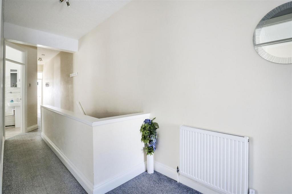 Road, Southendonsea, SS2 3 bed flat £1,000 pcm (£231 pw)
