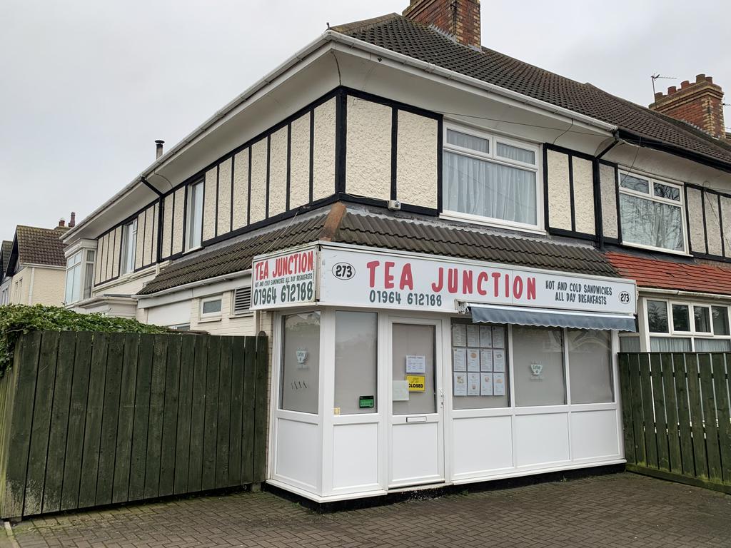 Withernsea, HU19 2NW 4 bed terraced house for sale £210,000