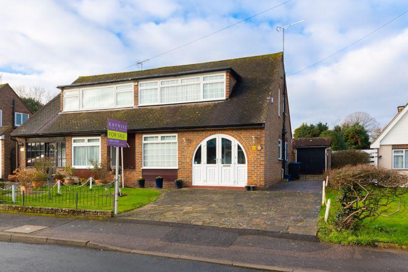 Martin Close, Warlingham 3 bed semidetached house for sale £525,000