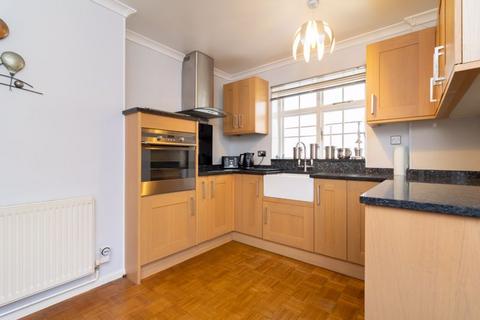 22 Martin Close, Warlingham, CR6 9AD