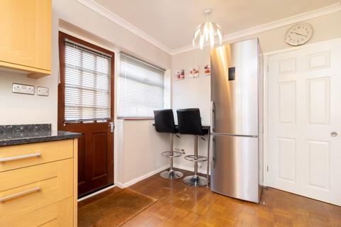 22 Martin Close, Warlingham, CR6 9AD
