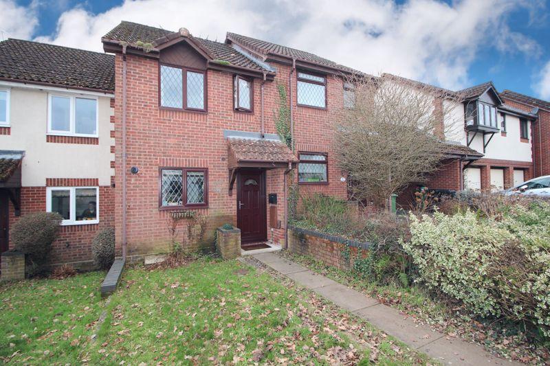 Stirling Crescent, Grange Park, SO30 2SA 2 bed terraced house for sale