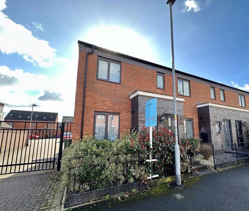 Europa Gardens, Oxley, Wolverhampton WV10 3 bed end of terrace house