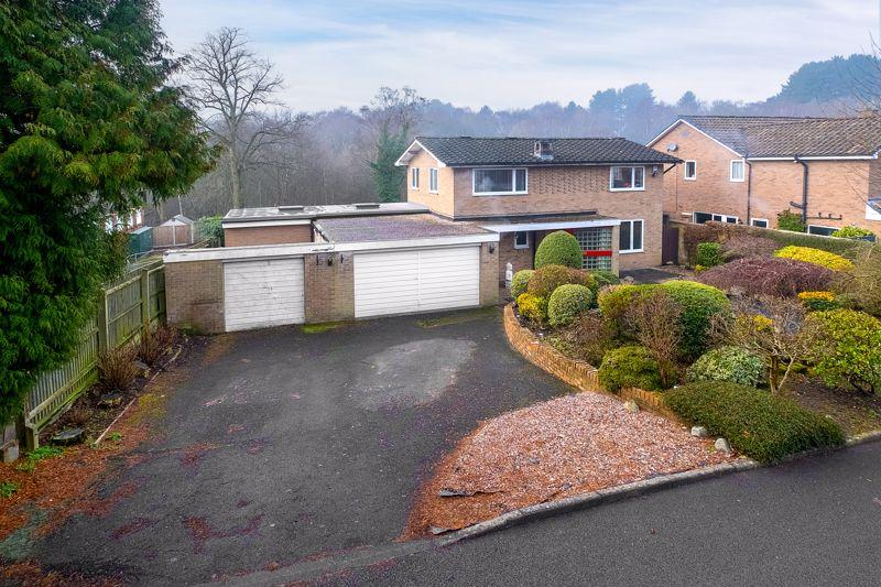 Clarry Drive, Four Oaks, Sutton Coldfield, B74 2QT 4 bed detached house
