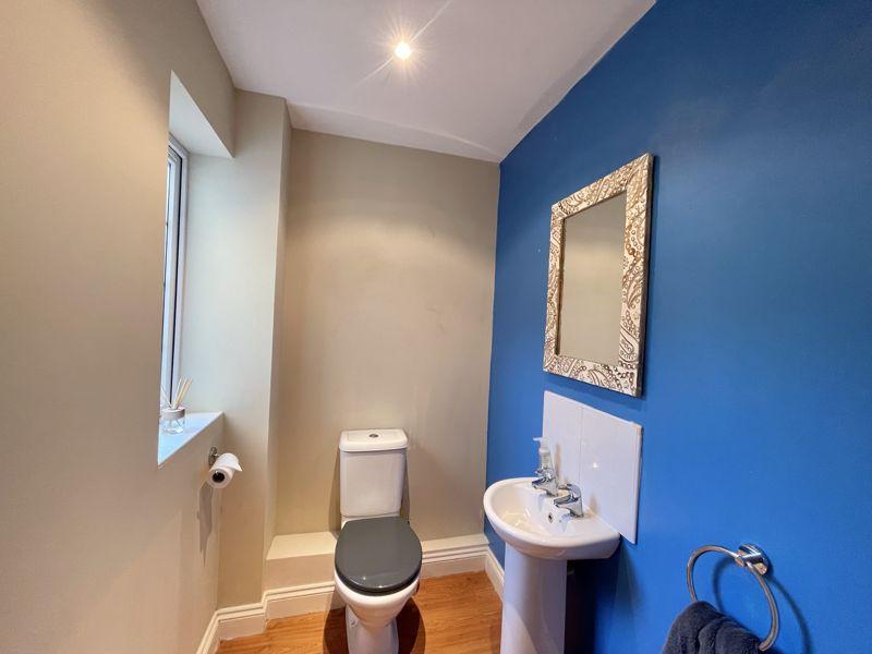 Cloakroom / WC