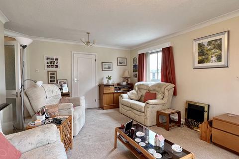 2 bedroom apartment for sale - NO ONWARD CHAIN - Superb two bedroom first floor apartment off Trull Road