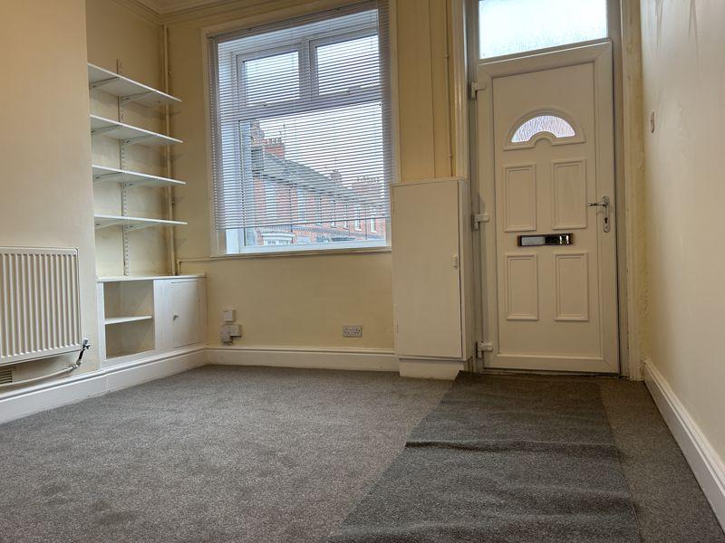 Albany Road, Hartshill, StokeOnTrent 2 bed terraced house £595 pcm