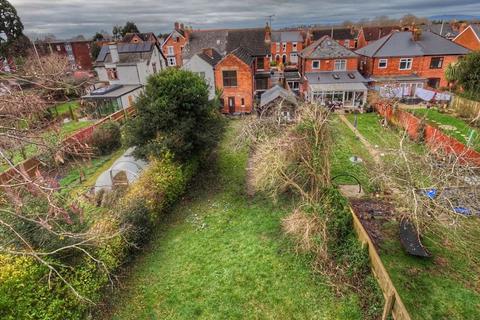 211 Stroud Road, Gloucester, GL1 5JU