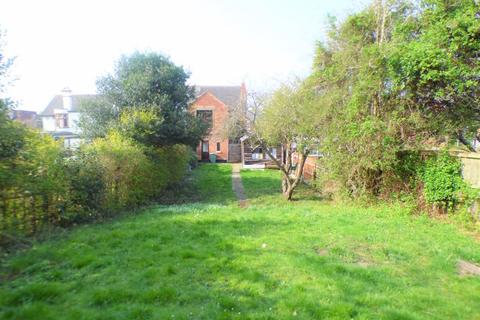 211 Stroud Road, Gloucester, GL1 5JU