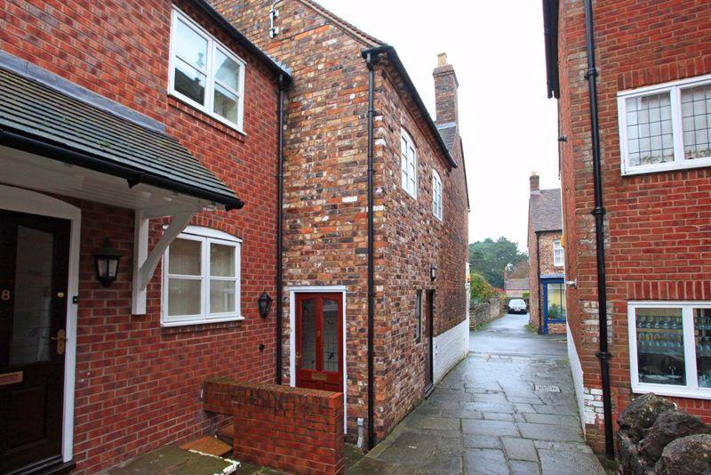 Priory Court, Much Wenlock 2 bed house £725 pcm (£167 pw)
