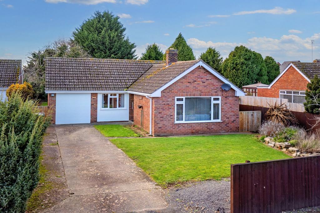 Main Street, Offenham, WR11 3 bed detached bungalow for sale - £350,000