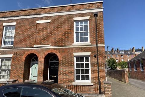 3 bedroom house to rent, Parchment Street, Winchester