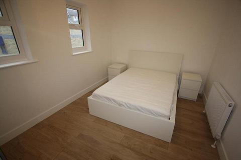 2 bedroom flat to rent, Lower Road, London, SE16 2UN