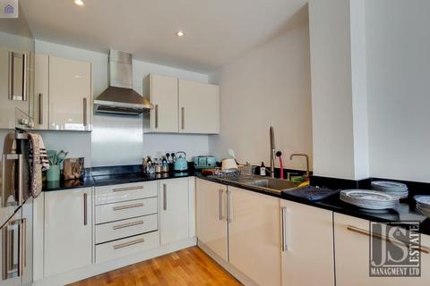 1 bedroom apartment for sale, Mill Pond Road, Langley Square, Dartford, Kent, DA1 5WH