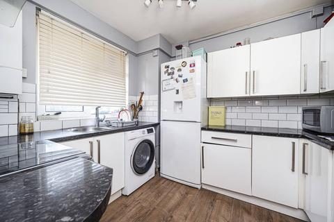3 bedroom maisonette to rent - Livermere Road, Dalston, London, E8