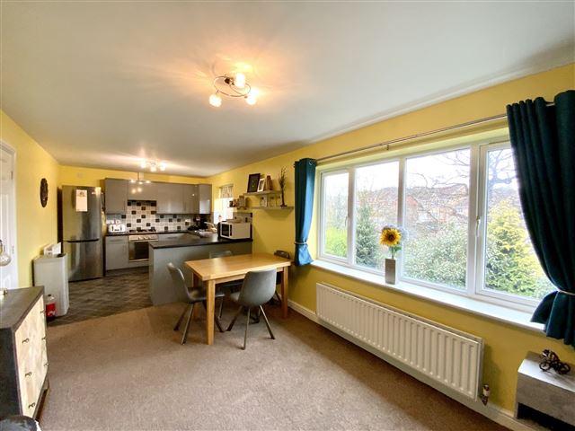 Open plan living/kitchen/dining