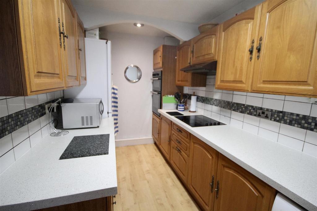 3.Kitchen.jpeg