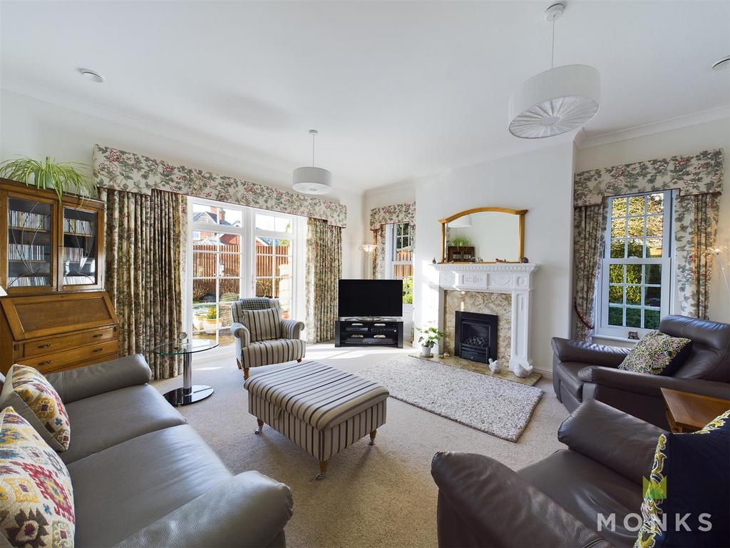 Soulton Road, Wem, Shropshire 4 bed detached bungalow £550,000