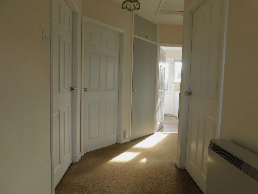 Victoria Road, Herstmonceux, East Sussex 2 bed bungalow £1,300 pcm (£