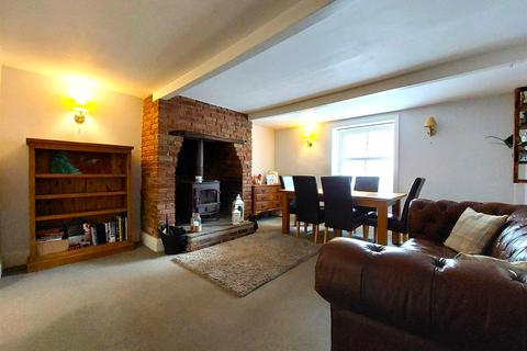 4 bedroom end of terrace house for sale - High Street, Withernwick, Hull