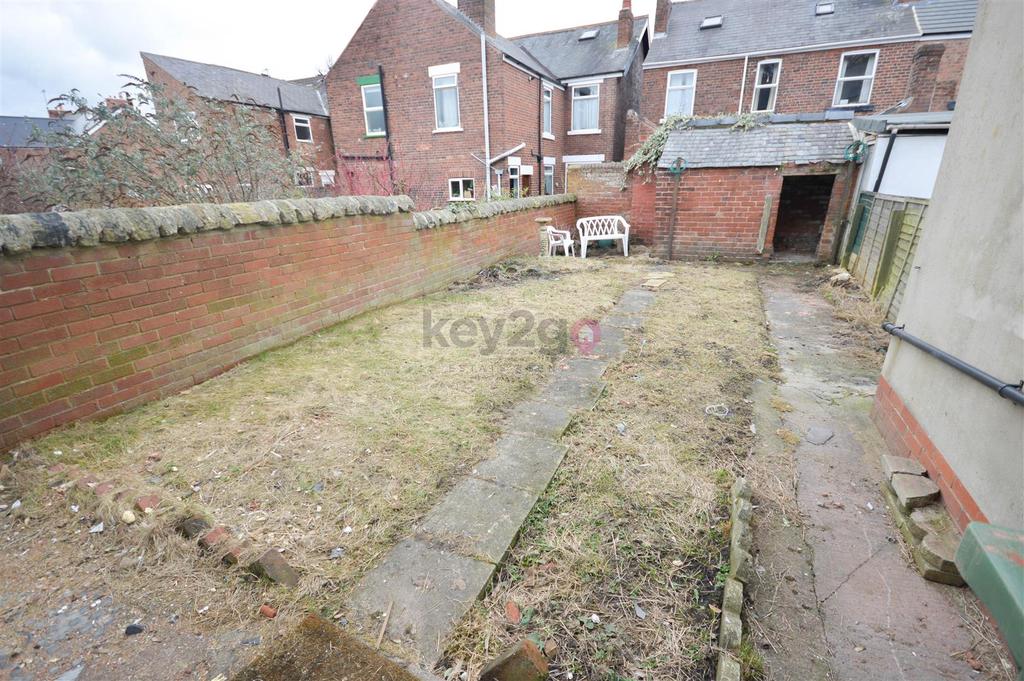New Hall Road, Brampton, Chesterfield, S40 2 bed end of terrace house