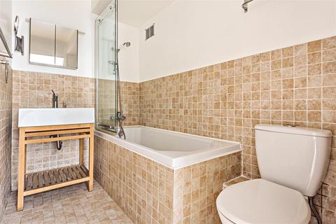 13 Athlone Square, Windsor, SL4 1SS