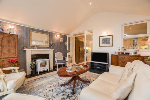 2 Barnack Road, Stamford, PE9 2NA