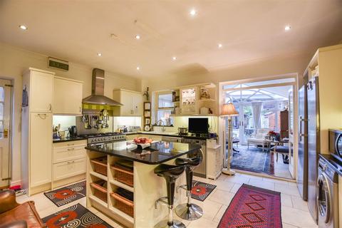 2 Barnack Road, Stamford, PE9 2NA