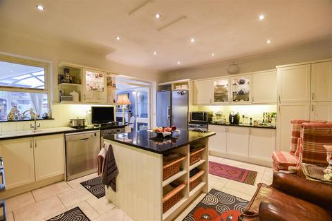 2 Barnack Road, Stamford, PE9 2NA