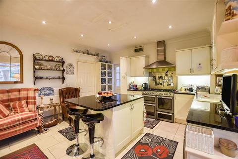 2 Barnack Road, Stamford, PE9 2NA