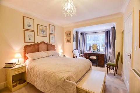 2 Barnack Road, Stamford, PE9 2NA