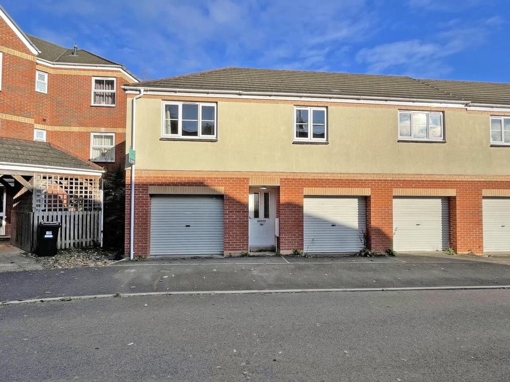 Raleigh Drive, Cullompton 2 bed semidetached house £210,000