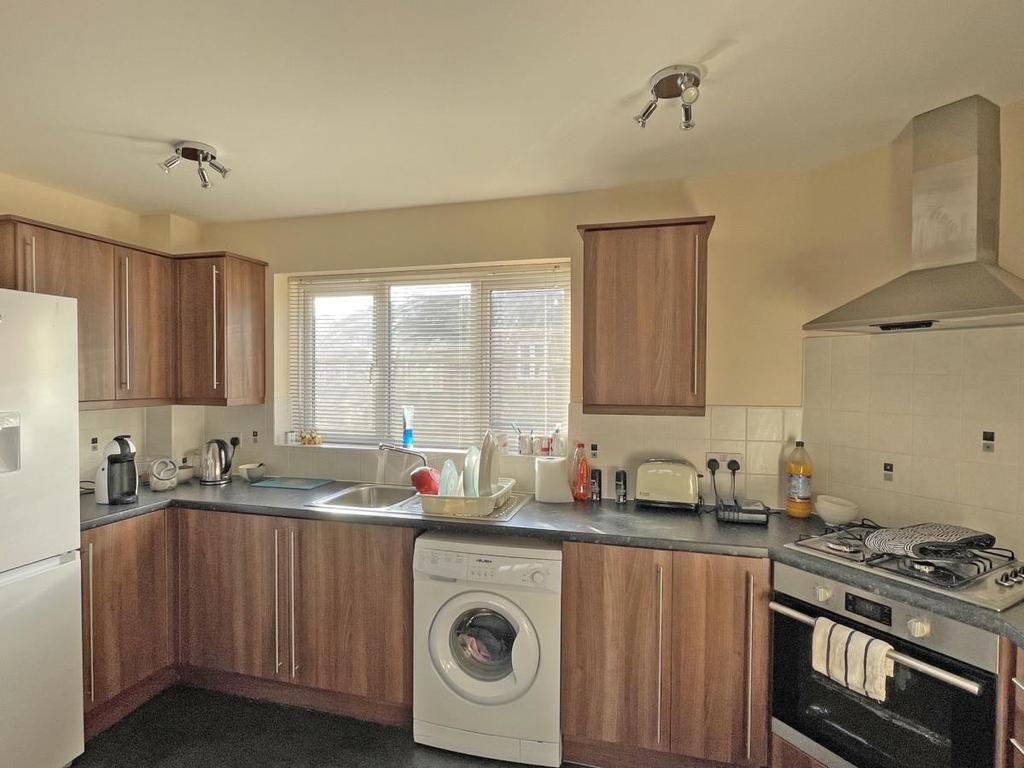 Raleigh Drive, Cullompton 2 bed semidetached house £210,000
