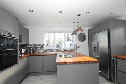 4 bedroom detached house for sale - Whiffen Walk, East Malling, West Malling