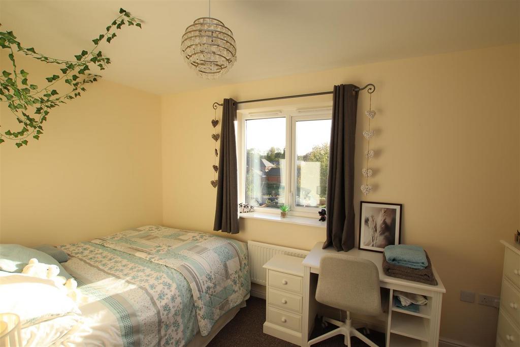 Bedroom 2.JPG
